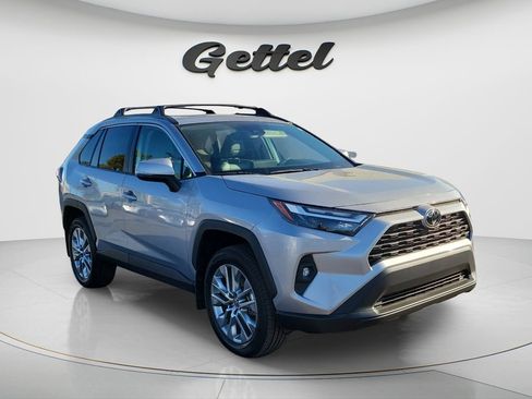 Used 2025 Toyota RAV4 XLE Premium image 10