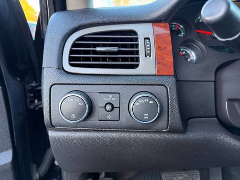 Used 2013 Chevrolet Avalanche LT w/ All-Star Edition image 17