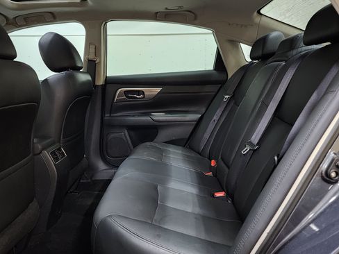 Used 2013 Nissan Altima 3.5 SL FWD image 17