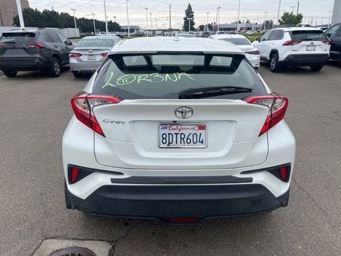 Used 2018 Toyota C-HR XLE FWD image 6