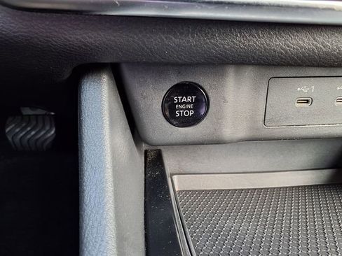 Used 2025 Nissan Rogue SV FWD image 31