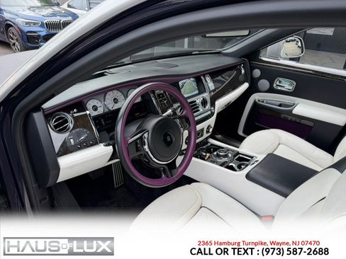 Used 2018 Rolls-Royce Ghost RWD image 25
