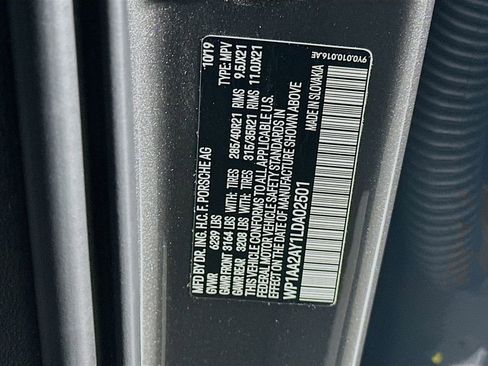 Used 2020 Porsche Cayenne image 34