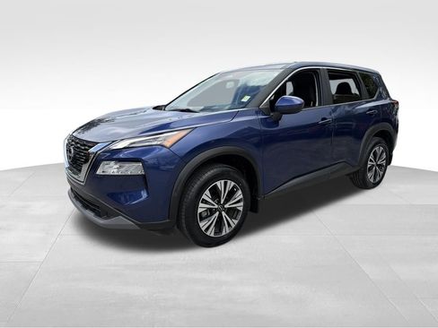 Used 2023 Nissan Rogue SV image 3