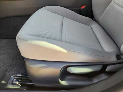 New 2026 Toyota Prius LE FWD image 18