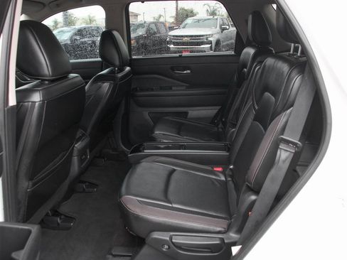 Used 2024 Nissan Pathfinder SL w/ SL Premium Package image 34