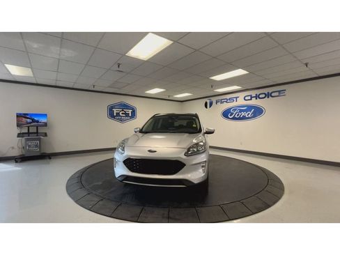 Used 2020 Ford Escape Titanium AWD/4WD image 5