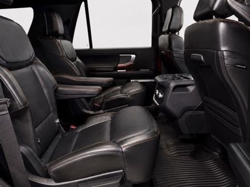 Used 2025 Ford Expedition Tremor AWD/4WD image 22