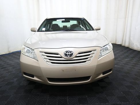 Used 2008 Toyota Camry LE FWD image 2