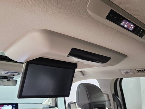 Certified 2024 Toyota Sienna Limited FWD image 37
