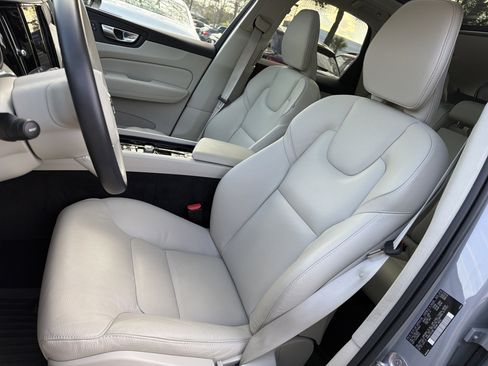 Certified 2024 Volvo XC60 B5 Plus w/ Protection Package Premier image 16