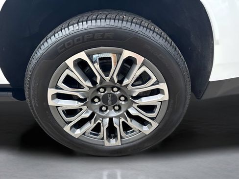 Used 2023 GMC Yukon XL Denali Ultimate AWD/4WD image 43