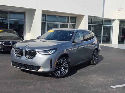 Used 2025 BMW X3 xDrive30i w/ Premium Package image 1