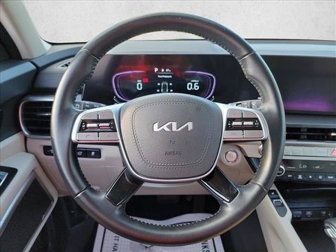 Used 2025 Kia Telluride S FWD image 19