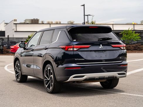Used 2022 Mitsubishi Outlander SE AWD/4WD image 5
