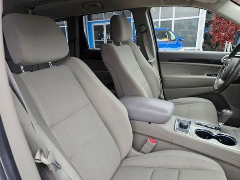 Used 2012 Jeep Grand Cherokee Laredo w/ Laredo E Group image 12