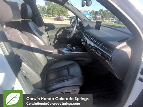Used 2017 Audi Q7 3.0T Prestige w/ Prestige Package AWD/4WD image 32