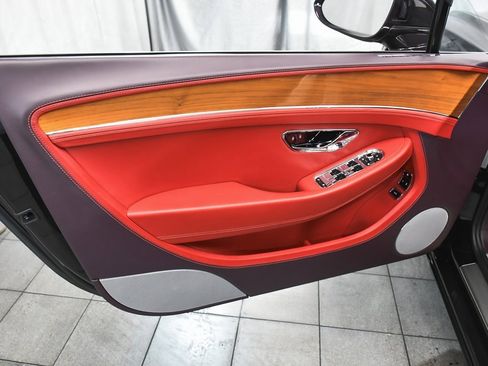 Used 2021 Bentley Continental GT image 7