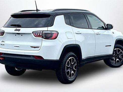 Used 2025 Jeep Compass Trailhawk AWD/4WD image 6