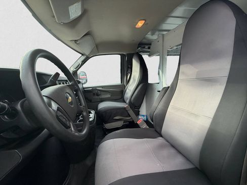 Used 2013 Chevrolet Express 2500 RWD image 6