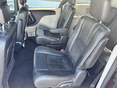 Used 2018 Dodge Grand Caravan SXT image 20