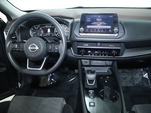 Used 2023 Nissan Rogue SV image 30