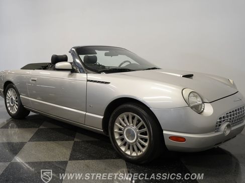 Used 2004 Ford Thunderbird image 24