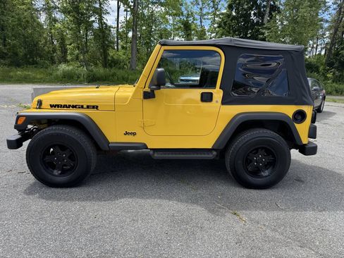 Used 2004 Jeep Wrangler 4WD w/ 30" Tire & Wheel Group image 3