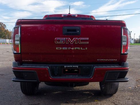 Used 2021 GMC Canyon Denali image 7