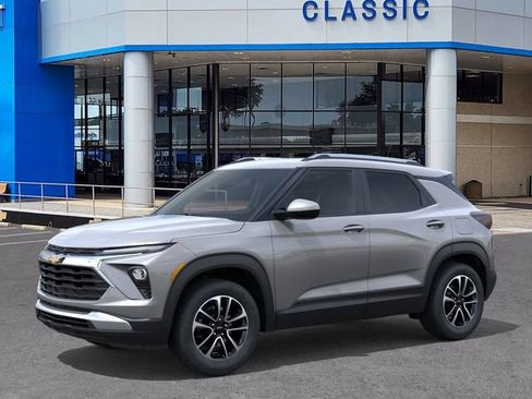 New 2026 Chevrolet TrailBlazer LT FWD image 2