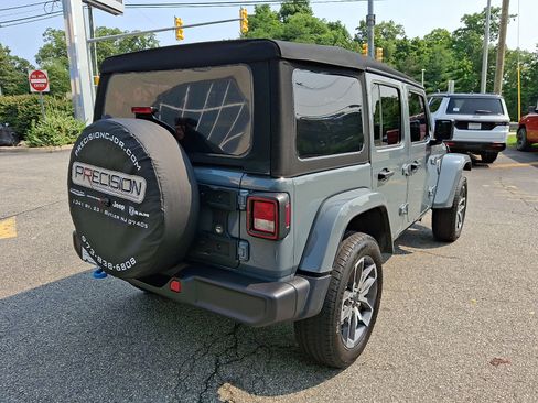 Used 2024 Jeep Wrangler Unlimited w/ Convenience Group AWD/4WD image 7