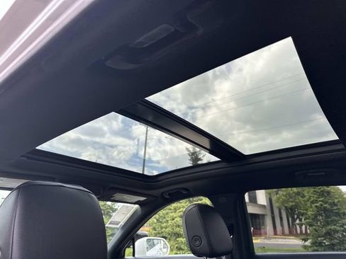 Used 2020 Cadillac XT4 Sport w/ Driver Awareness Package FWD image 12