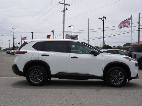 Used 2023 Nissan Rogue S AWD/4WD image 8