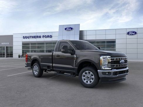 New 2025 Ford F350 XLT image 8