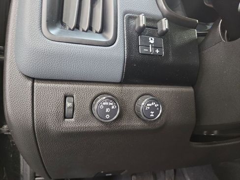 Certified 2022 Chevrolet Colorado Z71 w/ Safety Package image 18