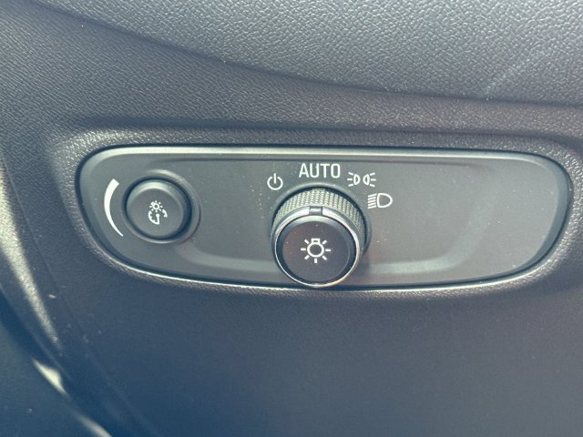 Used 2023 Chevrolet Equinox LT FWD image 21