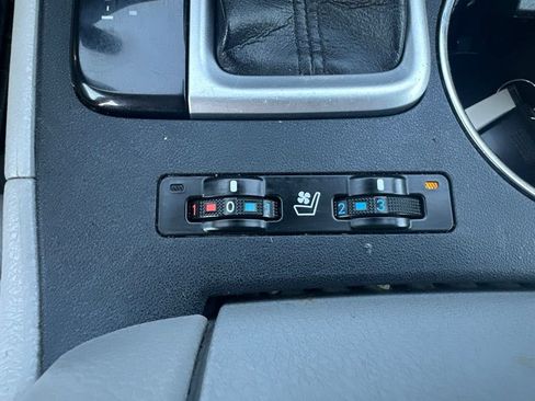 Used 2018 Toyota Highlander Limited Platinum w/ Carpet Mat Package (TMS) AWD/4WD image 25
