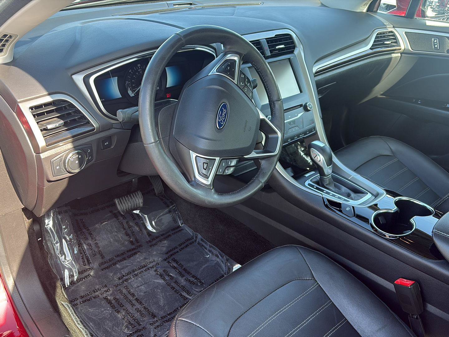 Used 2014 Ford Fusion SE w/ Equipment Group 502A FWD image 24