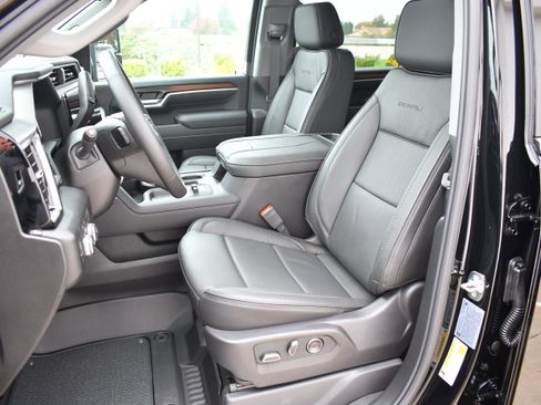 New 2026 GMC Sierra 2500 Denali w/ Denali Reserve Package image 17