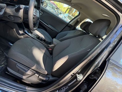 Used 2025 Kia K4 LXS image 21