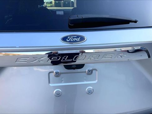 Used 2020 Ford Explorer Limited RWD image 33
