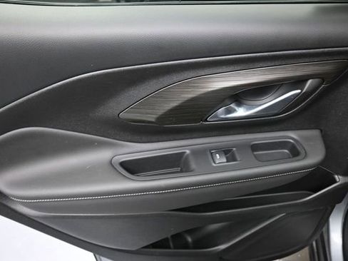 Used 2023 GMC Terrain SLT w/ Tech Package FWD image 19
