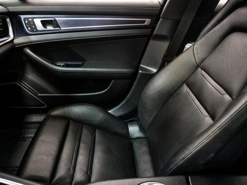 Used 2022 Porsche Panamera 4 Platinum Edition image 46