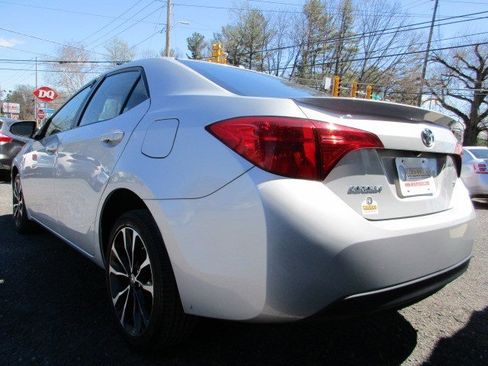 Used 2017 Toyota Corolla SE w/ SE Premium Package image 6