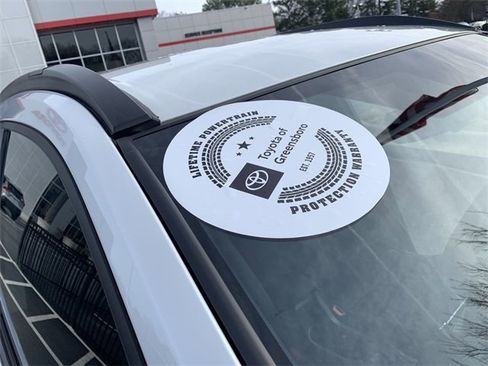 Used 2024 Toyota Corolla Cross SE image 35