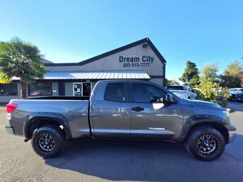 Used 2013 Toyota Tundra 4x4 Double Cab w/ Tow Pkg image 1