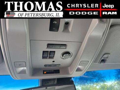 Used 2018 Chevrolet Suburban Premier AWD/4WD image 20