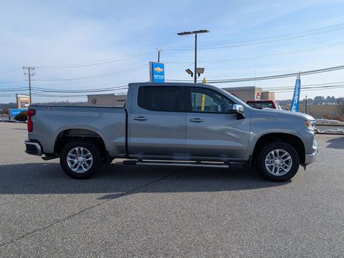 New 2025 Chevrolet Silverado 1500 LT image 3