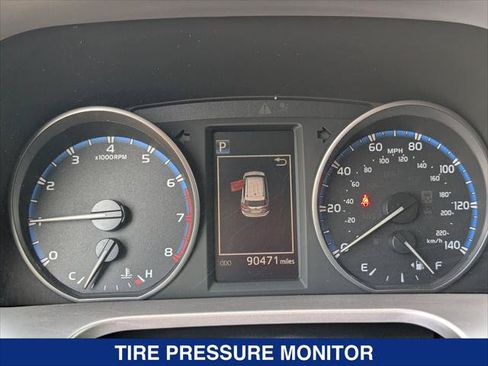 Used 2017 Toyota RAV4 XLE FWD image 16
