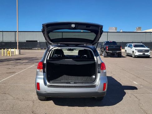 Used 2010 Subaru Outback 3.6R Limited image 11